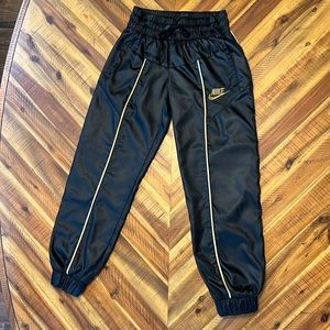 Lined polyester Nike pants
